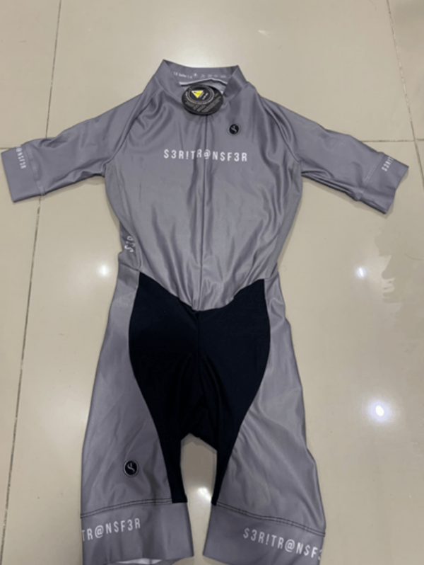 Uniforme Seritransfer  gris Talla 4-6